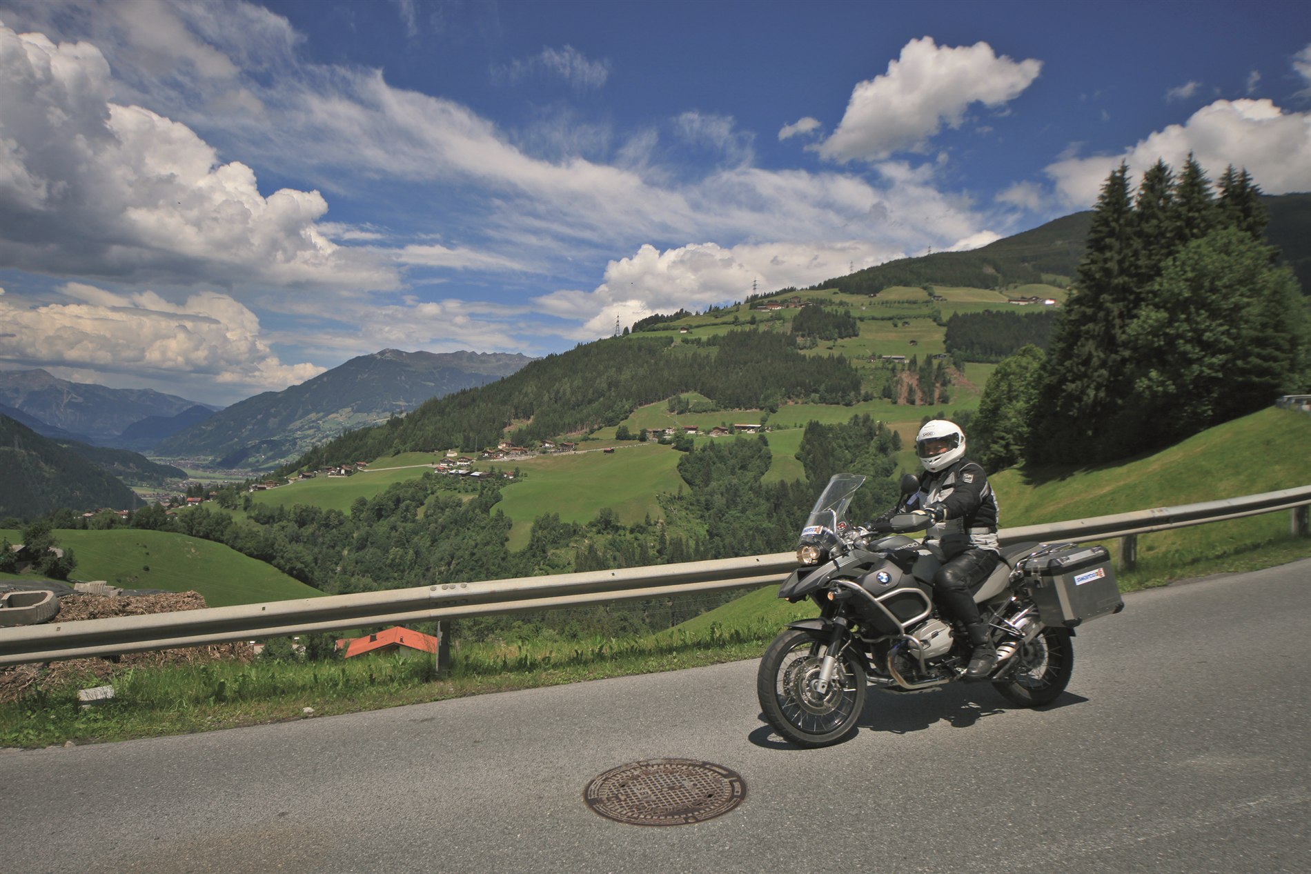 Motorrad fahren im Zillertal